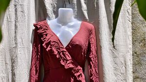 11J. CUTE MINI DRESS