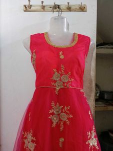 Beautiful 😍 Gowns For Girls