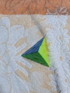 Pyraminx Puzzle
