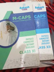 Aakash M-CAPS Class XI &amp; XII