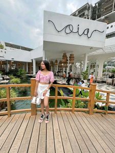 Floral Print Tie-Up Crop Top