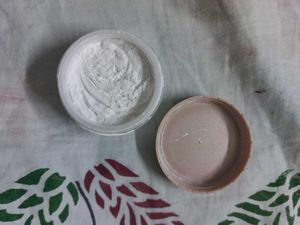 NUON Finishing Glow Compact