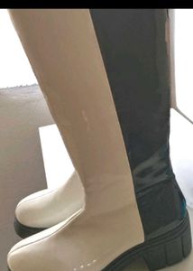 KNEE HIGH BOOTS IN GREAT CONDITION