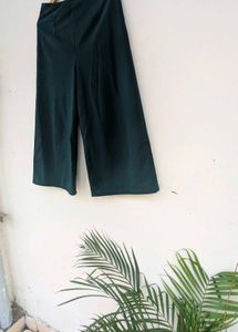Green crop trouser