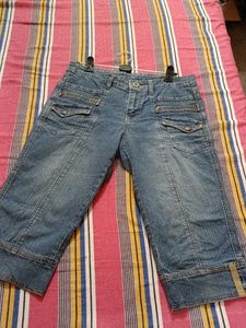 very comfortable Denim Capri Pants