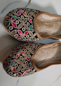 New Beautiful Jutti