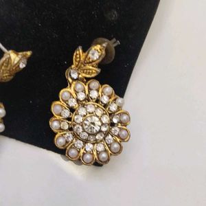 Elegant Floral Earrings