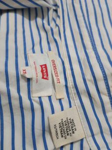 Striped Levi&#39;s oversized Shirt