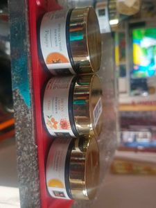 Ubtan And Papaya Scrub, Vitamin c Daycream