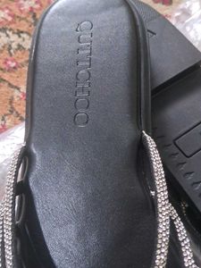 Chic Black Flats