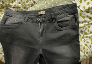 Black Skinny Fit Jeans For Women