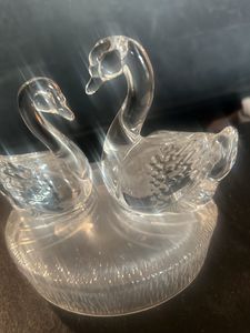 Pair of 🦢 Swans in Crystal