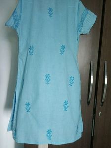 Lakhnavi Chickenkari Short Kurta