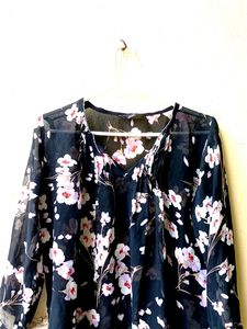 Brand New Dj&C Floral Black Top 😍