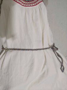 Boho-Chic White Sleeveless Dress – Elegant &amp; Comfo