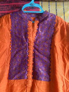 Set Of  2 Kurtis