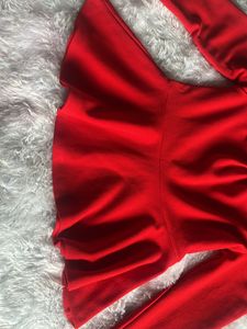 stunning  turtle neck red top
