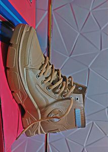 🥾 Look Shoes Waterproof Quality