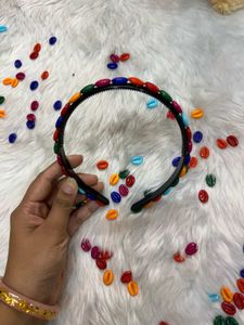 MULTICOLORED BEADED HAIRBAND