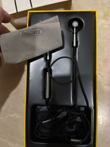 Remax 305M Earphones