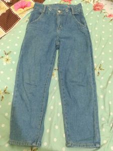 Selling Jeans Combo Wit Free 1 Eyeliner .