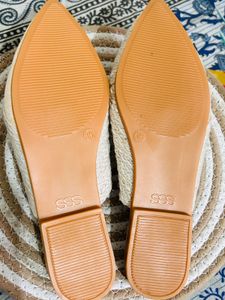 Pointed strap toe beige flat | StreetStyle SSS