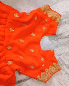 Orange Golden Zariwork Embroided Gown💕🌸