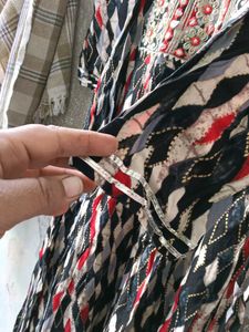 Embroidered Patterned Kurta