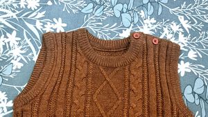Brown sweater vest 🤎