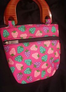 Pink Bag With Strawberries 🍓500