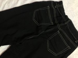 Black Thread Details Denim 🎀💖
