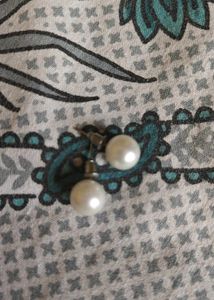 Pearl Earring