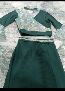 Crop Top With Skirt💚