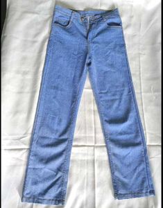 women straight fit jeans