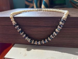 Elegant Pearl Beaded Necklace With Black Crystals