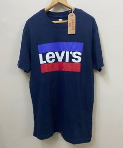 Levi’s T-shirt