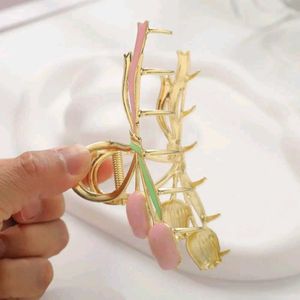 Metal Tulip Claw Clip 🌷