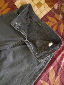 Trendy Black Jeans