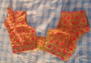 Elegant Pink Saree with 2 Blouses, inskirt