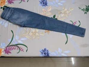 ✨ Mid-Rise Skinny Jeans - Timeless Blue Denim 👖