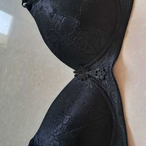 🟩NEW🟩 Black Lace light padded Bra