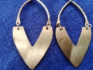 AJIO - Handmade V- Cutout Dangles Earrings