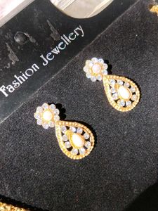 Vintage Pearl Necklace &amp; Earring Set