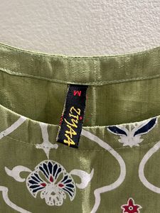 Green Sleevless Kurta With Straight pant