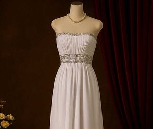 Elegant White Strapless Gown