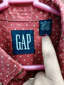 GAP Shirt