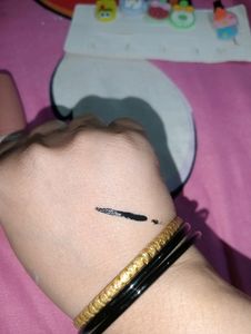 Liquid EYELINER