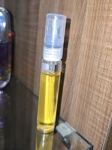 Rayhaan Crimson 10 ML DECANT