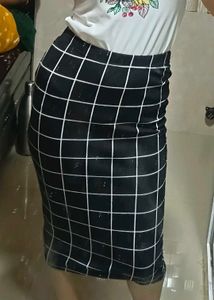 Chic Grid Skirt