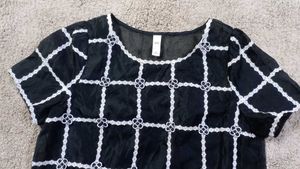 OU Black &amp; White Grid Top